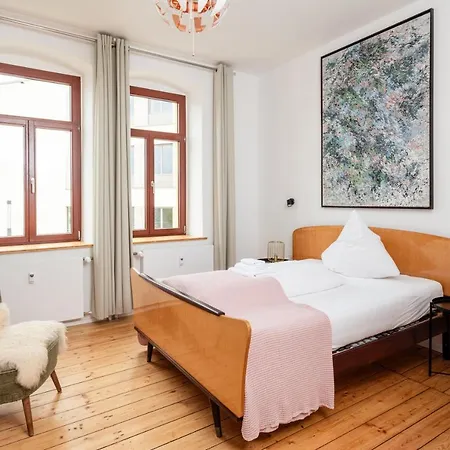 Kuenstlerzimmer Im Kulturhaus Haeselburg Guest house
