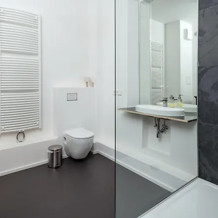 Kuenstlerzimmer Im Kulturhaus Haeselburg * Gera