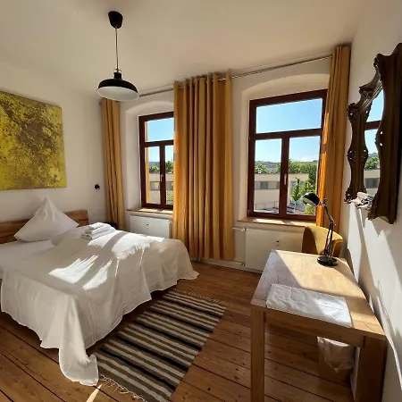 Guest house Kuenstlerzimmer Im Kulturhaus Haeselburg *