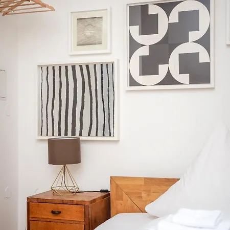 Kuenstlerzimmer Im Kulturhaus Haeselburg