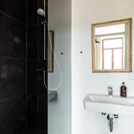 Kuenstlerzimmer Im Kulturhaus Haeselburg Guest house Gera