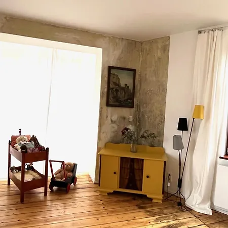 Guest house Kuenstlerzimmer Im Kulturhaus Haeselburg *