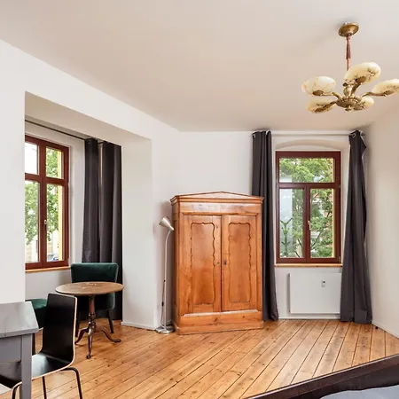 Kuenstlerzimmer Im Kulturhaus Haeselburg