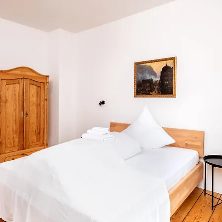 Vendégház Kuenstlerzimmer Im Kulturhaus Haeselburg