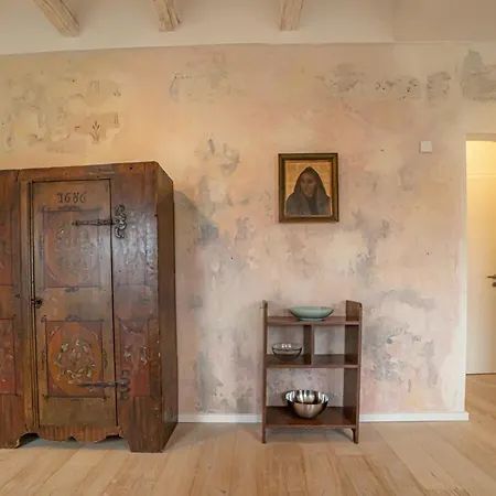Kuenstlerzimmer Im Kulturhaus Haeselburg Gera