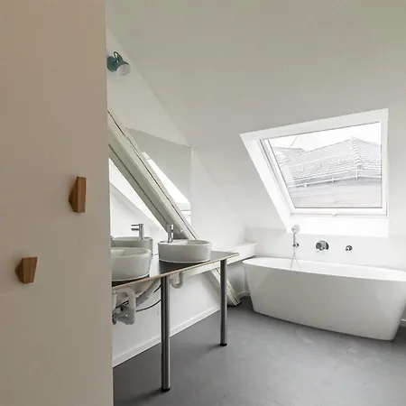 Maison d'hôtes Kuenstlerzimmer Im Kulturhaus Haeselburg *