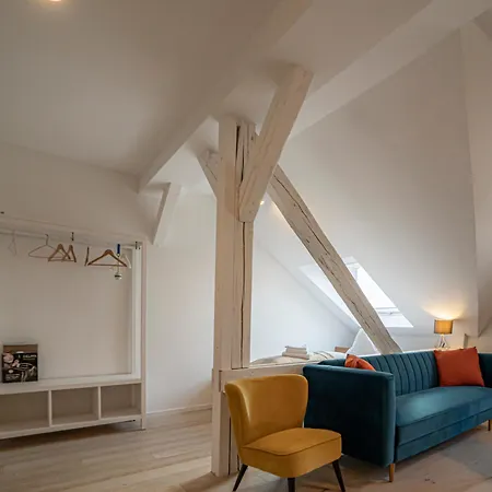 Kuenstlerzimmer Im Kulturhaus Haeselburg Guest house