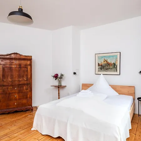 Künstlerzimmer Im Kulturhaus Häselburg Gasthof