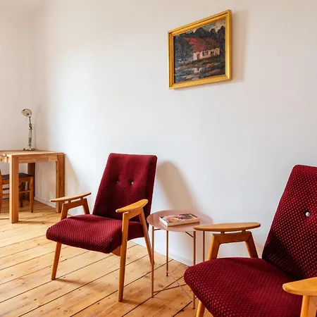 Kuenstlerzimmer Im Kulturhaus Haeselburg * Gera