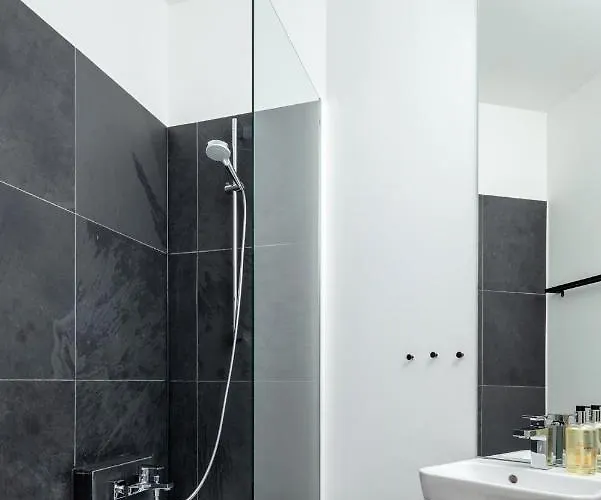 Künstlerzimmer Im Kulturhaus Häselburg Gera