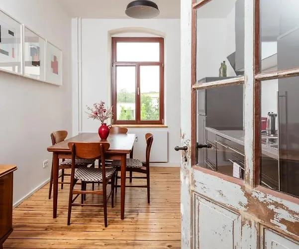 Künstlerzimmer Im Kulturhaus Häselburg Gasthof *