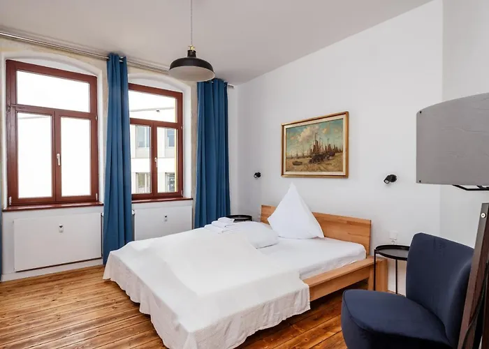 Kuenstlerzimmer Im Kulturhaus Haeselburg Vendégház Gera