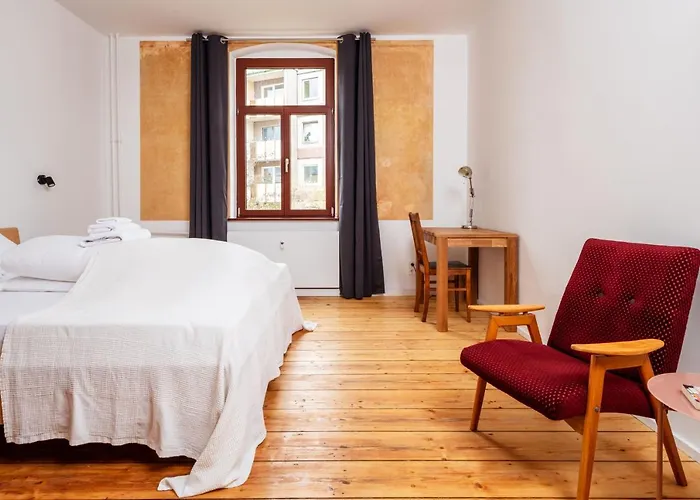 Kuenstlerzimmer Im Kulturhaus Haeselburg * Gera