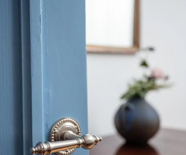 Kuenstlerzimmer Im Kulturhaus Haeselburg * Gera