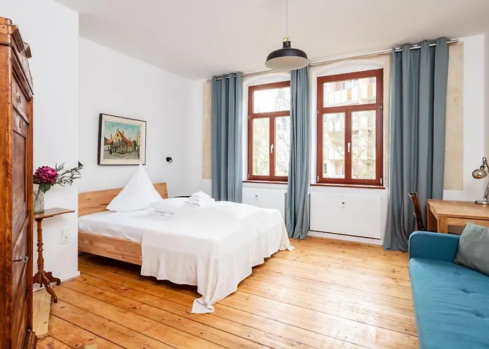 Kuenstlerzimmer Im Kulturhaus Haeselburg * Gera