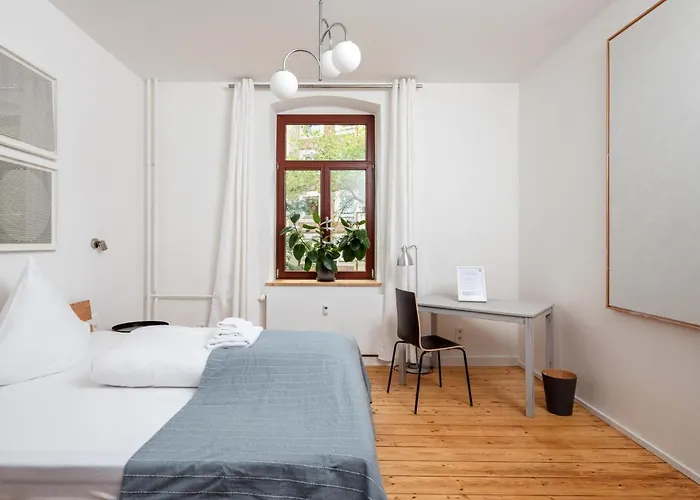 Vendégház Kuenstlerzimmer Im Kulturhaus Haeselburg *