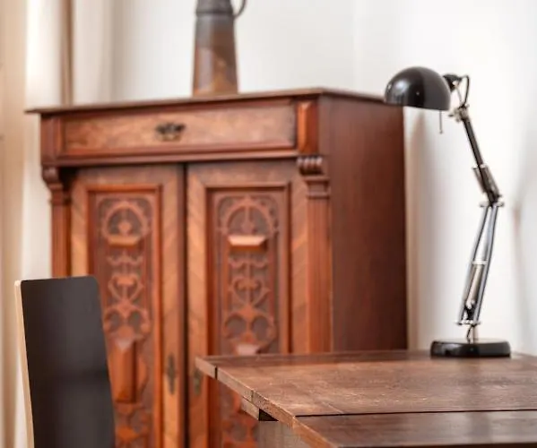 Vendégház Kuenstlerzimmer Im Kulturhaus Haeselburg *