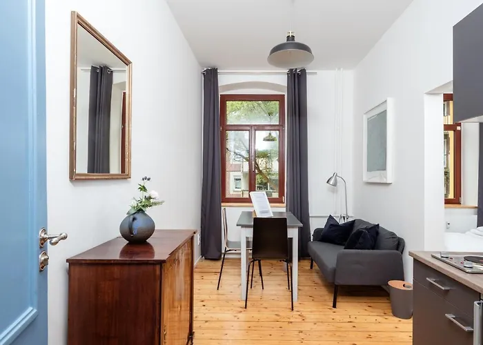 Künstlerzimmer Im Kulturhaus Häselburg Gasthof