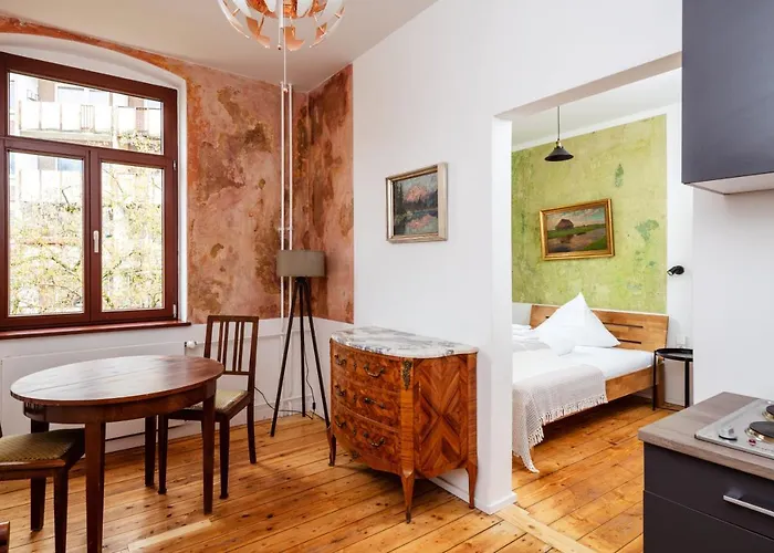 Vendégház Kuenstlerzimmer Im Kulturhaus Haeselburg