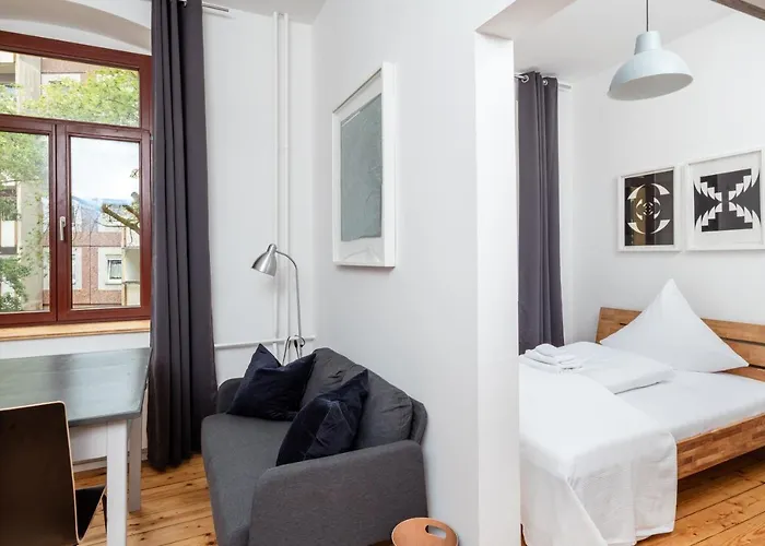 Künstlerzimmer Im Kulturhaus Häselburg Gasthof *