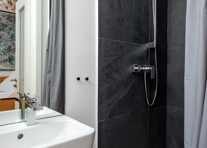 Kuenstlerzimmer Im Kulturhaus Haeselburg Vendégház