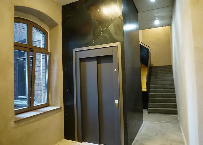 Kuenstlerzimmer Im Kulturhaus Haeselburg Vendégház