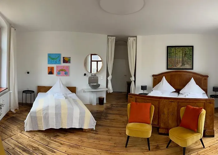 Kuenstlerzimmer Im Kulturhaus Haeselburg * Gera