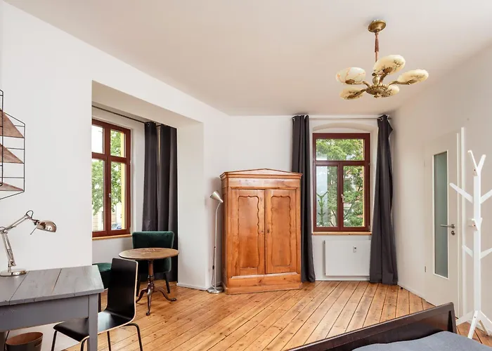 Künstlerzimmer Im Kulturhaus Häselburg