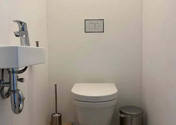 Vendégház Kuenstlerzimmer Im Kulturhaus Haeselburg *