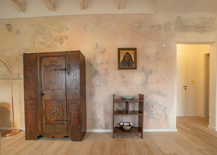 Künstlerzimmer Im Kulturhaus Häselburg Gera