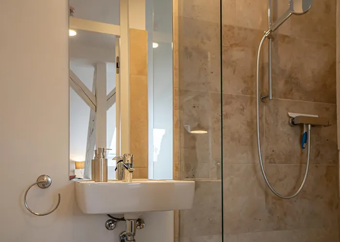 Künstlerzimmer Im Kulturhaus Häselburg